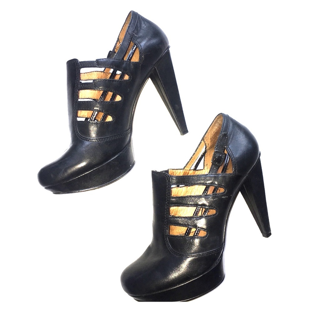No 724b Black Platform Heels Sz 7